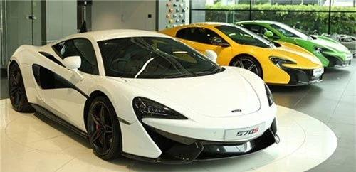 Ghé thăm showroom kinh doanh siêu xe với cả dàn Lamborghini. Niche Cars Group chính là nhà phân phối chính thức của hàng loạt thương hiệu siêu xe nổi tiếng thế giới có trụ sở tại Bangkok Thái Lan. (CHI TIẾT)