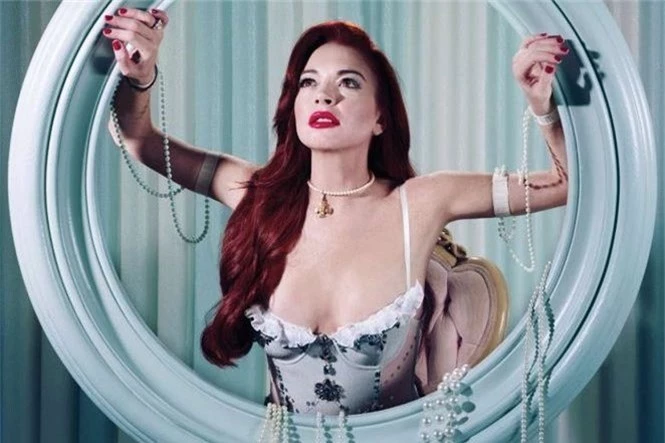 'Cô nàng lắm chiêu' Lindsay Lohan tái xuất gợi tình - ảnh 1