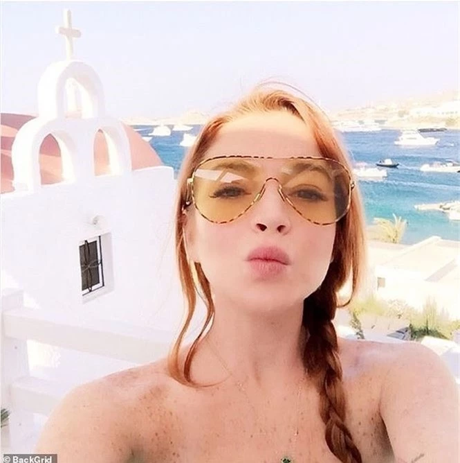 'Cô nàng lắm chiêu' Lindsay Lohan tái xuất gợi tình - ảnh 7