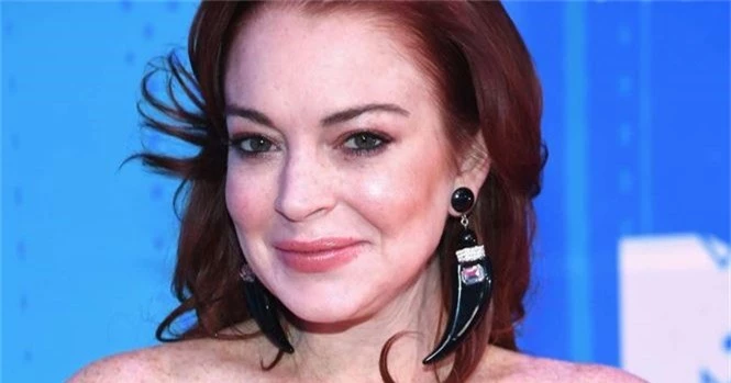 'Cô nàng lắm chiêu' Lindsay Lohan tái xuất gợi tình - ảnh 8