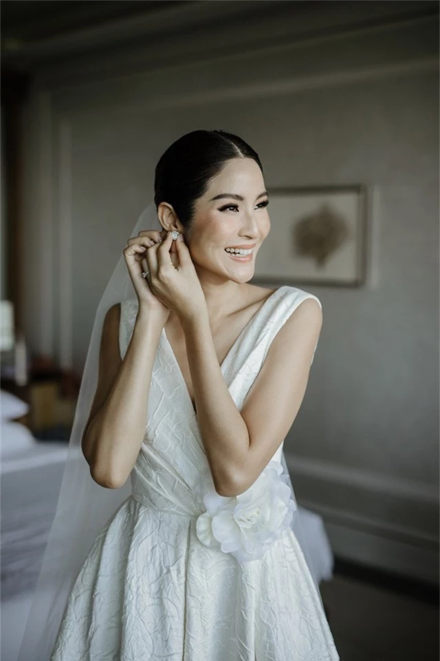  Farung Yuthithum, 31 tuổi, cao 1,79m là người mẫu nổi tiếng xứ Chùa Vàng 
