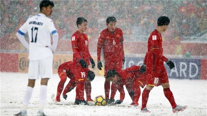 U23 Việt Nam U23 Uzbekistan VCK U23 châu Á 2018 - Hình ảnh cào tuyết để sút phạt