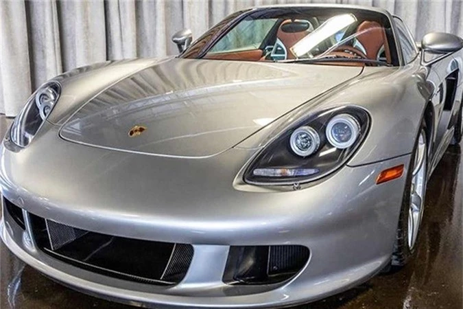 Sieu xe Porsche Carrera GT dung 12 nam 