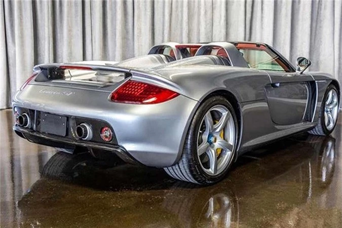 Sieu xe Porsche Carrera GT dung 12 nam 