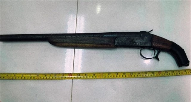 Khẩu súng tự chế được Tùng sử dụng để gây án.