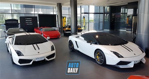 Ghé thăm showroom kinh doanh siêu xe với cả dàn Lamborghini