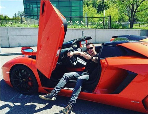 Cách "đốt tiền" của hội con nhà giàu Việt và các cậu ấm cô chiêu trên khắp thế giới