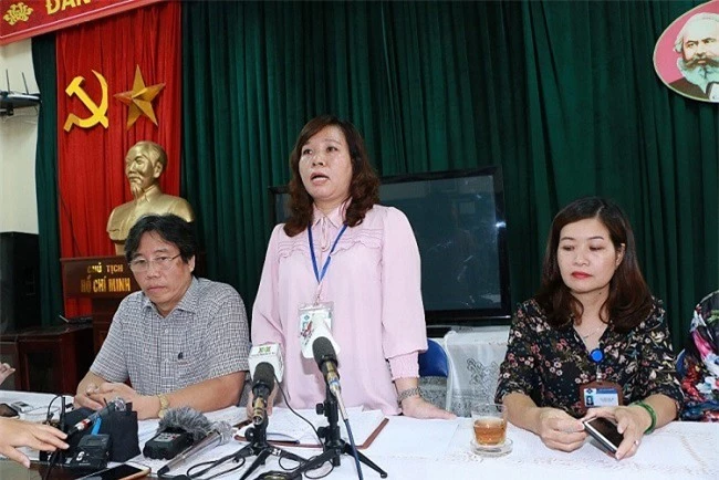 Bà Lê Anh Vân- Hiệu trưởng Trường Tiểu học Quang Trung không trả lời thẳng câu hỏi: Cô giáo Hà Trang có phải con một lãnh đạo quận Đống Đa
