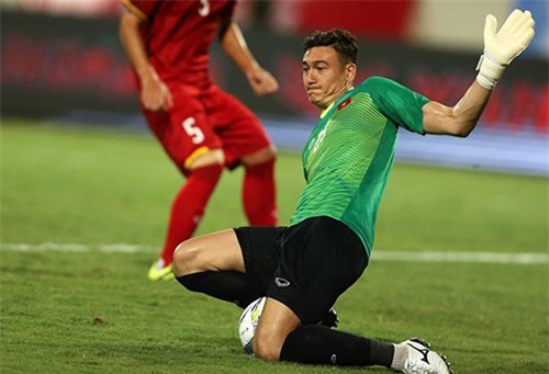 Thủ thành Văn Lâm "lên dây cót" tinh thần đồng đội trước đại chiến ở Bukit Jalil