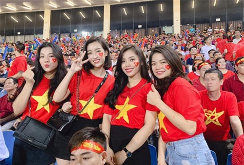 Dàn sao Việt phấn khích với chiến thắng của ĐT Việt Nam