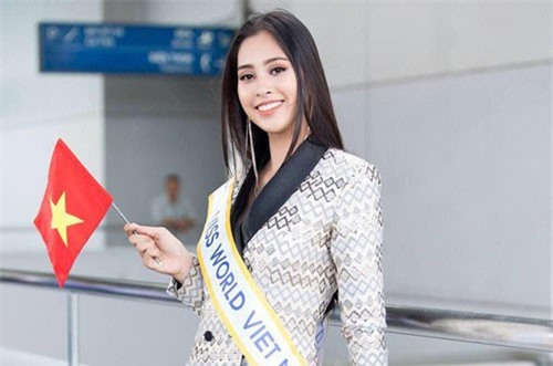 Phản ứng khác biệt của Tiểu Vy và người đẹp Philippines trước trận bán kết AFF Cup