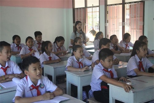 Dạy chữ Việt ở Savanakhet: Giữ tiếng Việt quê hương trên đất bạn Lào