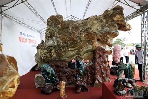 'Quái thú' chục tấn, tiền tỷ 'vi vu' vào Nam ra Bắc, 'dân chơi phát sốt'