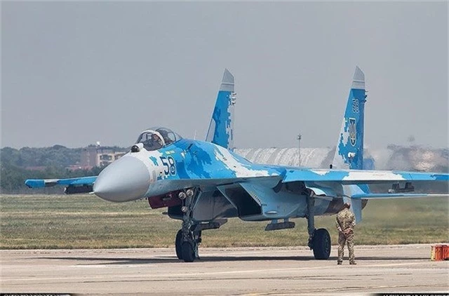 Bên cạnh đó, không nên lãng quên số lượng rất lớn máy bay ném bom tiền tuyến Su-24 và máy bay cường kích tầm thấp Su-25 cũng đang được gấp rút khôi phục hoạt động.