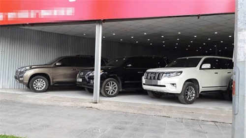 Ngày càng nhiều xe sang qua sử dụng bị "thất sủng" ở Việt Nam