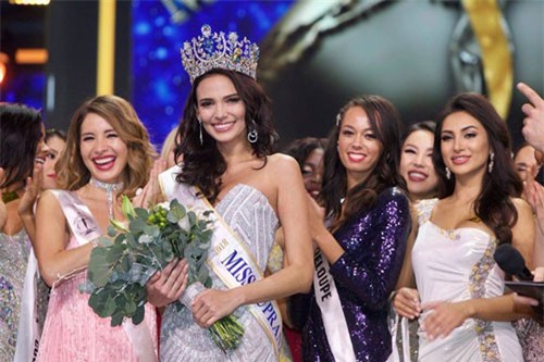 Vẻ đẹp gợi cảm của tân Hoa hậu Siêu quốc gia