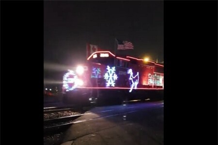 Clip: Chuyến tàu Noel lung linh huyền ảo dành riêng cho du khách mùa Giáng Sinh