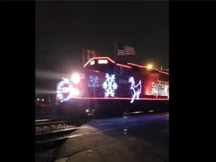 Clip: Chuyến tàu Noel lung linh huyền ảo dành riêng cho du khách mùa Giáng Sinh