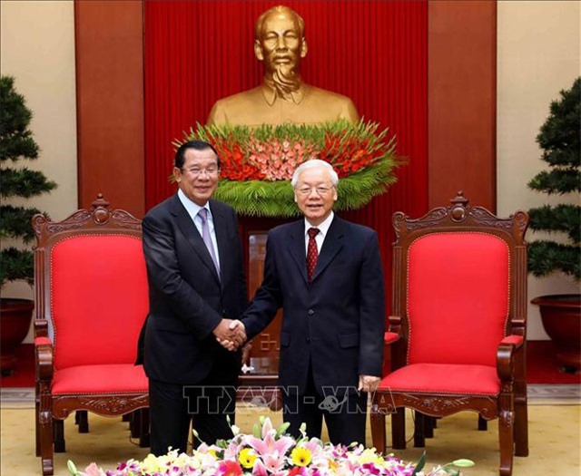 Tổng Bí thư, Chủ tịch nước Nguyễn Phú Trọng tiếp Thủ tướng Campuchia