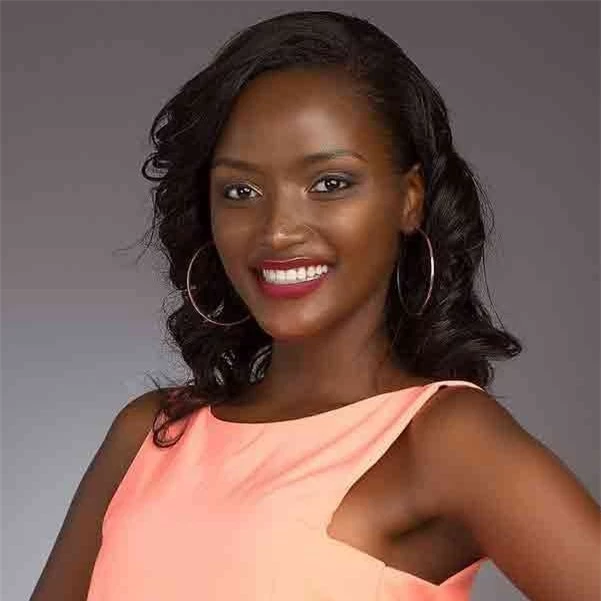 Quiin Abenakyo, 22 tuổi, là đại diện đầu tiên của Uganda ghi tên mình vào top 30 Hoa hậu Thế giới. Dự án nhân ái tập trung vào vấn đề mang thai ở độ tuổi teen của người đẹp da màu đã thuyết phục ban giám khảo, giúp cô ghi điểm ở phần thi Head to Head challenge.