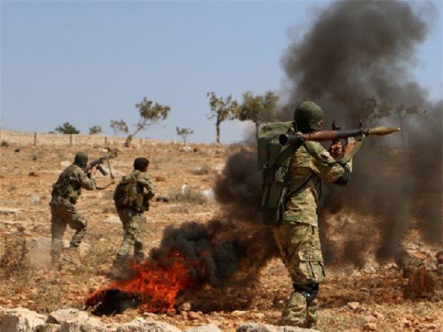 Syria: Đụng độ dữ dội ở Idlib, máy bay Nga quần thảo bầu trời 