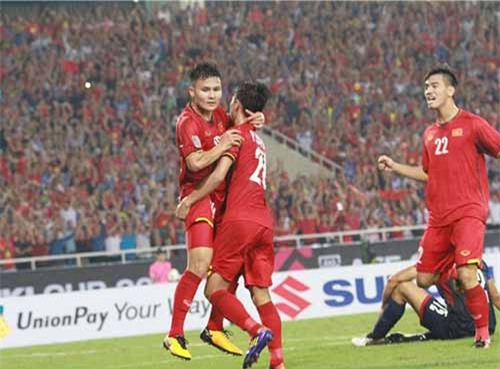 Đội hình xuất sắc nhất bán kết AFF Cup: Tôn vinh “Song sát” Quang Hải – Văn Đức  