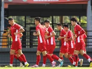 Clip: ĐT Việt Nam luyện tập thế nào để đối phó với Malaysia?