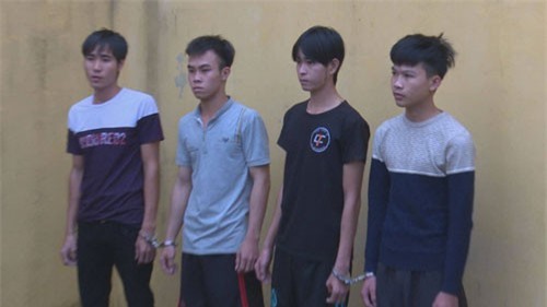 Bắt nhóm đối tượng dùng dao, bình xịt hơi cay cướp tài sản phụ nữ đi đường