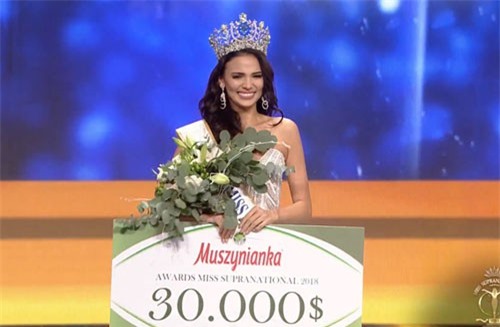 Nhan sắc gây tranh cãi của mỹ nhân "vượt mặt" Minh Tú đăng quang Hoa hậu Siêu quốc gia 2018