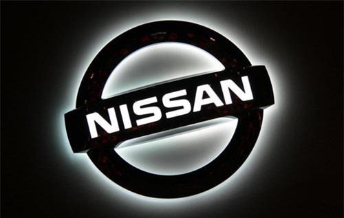 Nissan dồn dập nhận tin dữ