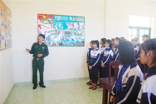 
Hơn 1 tháng nay, học sinh huyện biên giới Tuy Đức (Đắk Nông) được trải nghiệm những tiết học vùng biên.
