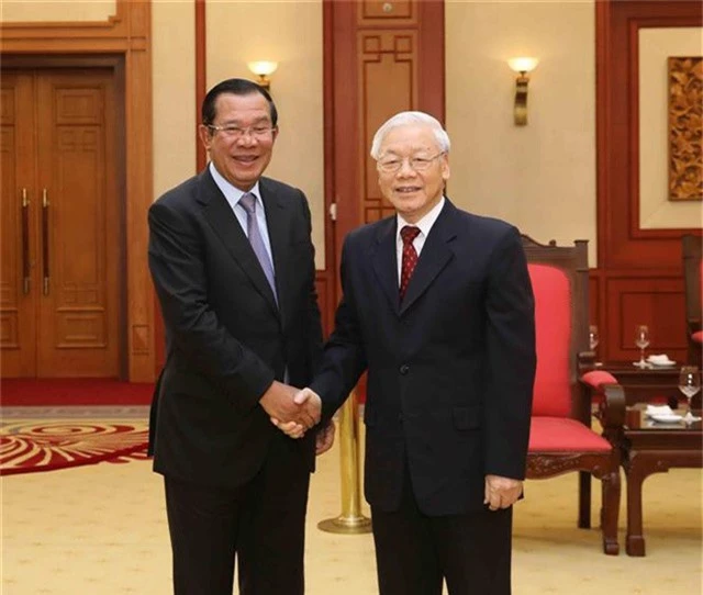 
Tổng Bí thư, Chủ tịch nước Nguyễn Phú Trọng tiếp Thủ tướng Vương quốc Campuchia Samdech Techo Hun Sen.
