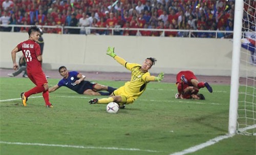 Ai "ngáng" Quang Hải trong cuộc đua Bàn thắng đẹp nhất bán kết?