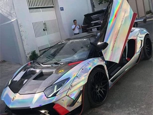 Lamborghini Aventador độc nhất Việt Nam đổi màu 7 sắc cầu vồng
