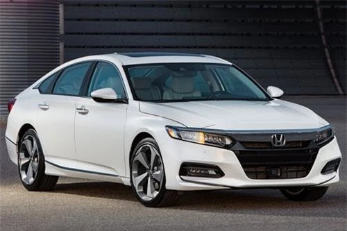 10. Honda Accord (doanh số: 277.542 chiếc).