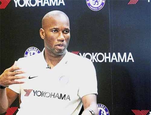  Sợ mất lòng CĐV Việt Nam, Drogba dự đoán ‘vu vơ’ về trận chung kết AFF Cup