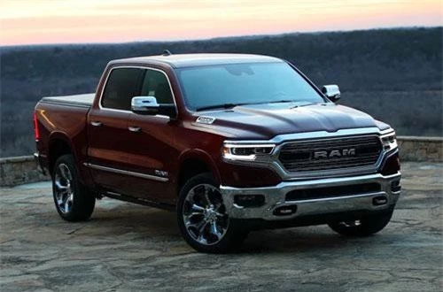 2. RAM Pickup (doanh số: 424.769 chiếc).