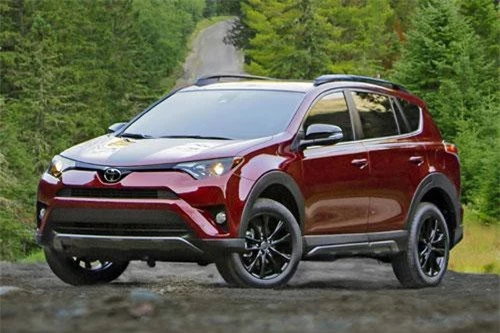 4. Toyota RAV4 (doanh số: 353.149 chiếc).