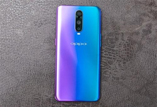 Đập hộp Oppo R17 Pro giá gần 17 triệu đồng tại Việt Nam