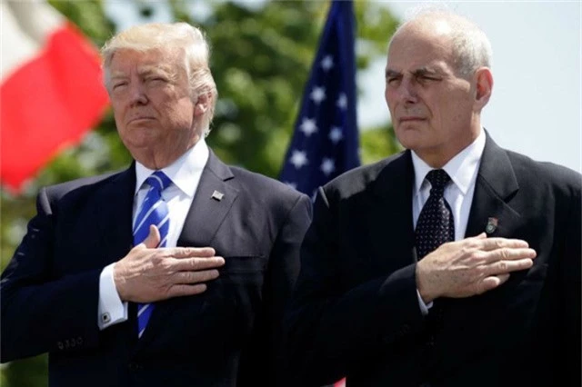 Tổng thống Mỹ Donald Trump và Chánh văn phòng Nhà Trắng John Kelly (phải) (Ảnh: Reuters)