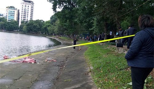 Hà Nội: Thi thể người đàn ông nổi trên hồ Thiền Quang