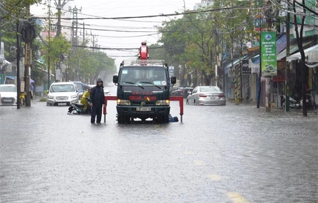 Xe cứu hộ giúp các phương tiện giao thông 