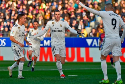 Bale chấm dứt 802 phút ‘tịt ngòi’, Real thắng chật vật