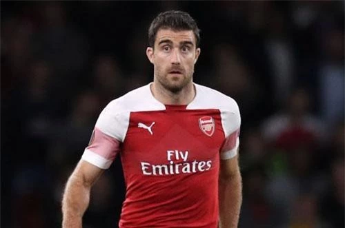 Trung vệ: Sokratis Papastathopoulos (Arsenal).