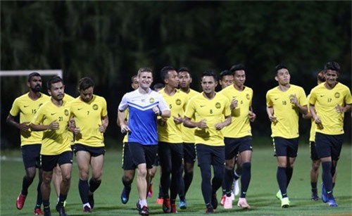 Tránh “tai mắt”, Malaysia di chuyển 50km tập kín chờ đấu đội tuyển Việt Nam