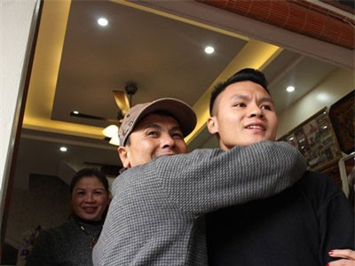 Bố cầu thủ Quang Hải lý giải nguyên nhân không sang Malaysia cổ vũ con trai