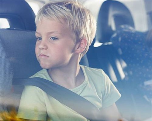 Mẹ trẻ "cầu cứu" quân sư mạng vì con trai ương bướng khó bảo