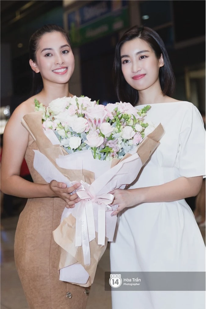 Đỗ Mỹ Linh, Phương Nga và người hâm mộ đón Tiểu Vy trở về từ Miss World-6