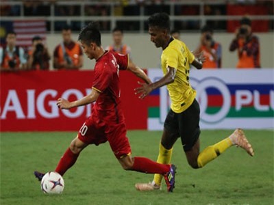 HLV Park Hang-seo sẽ sử dụng ai ở vị trí tiền vệ trung tâm tại Bukit Jalil?