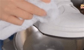 Clip: 'Hô biến' đôi giày bẩn trở nên trắng tinh như mới